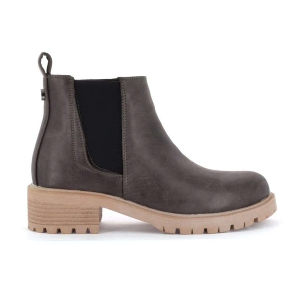 Billie Bronze Chelsea boot Size 7